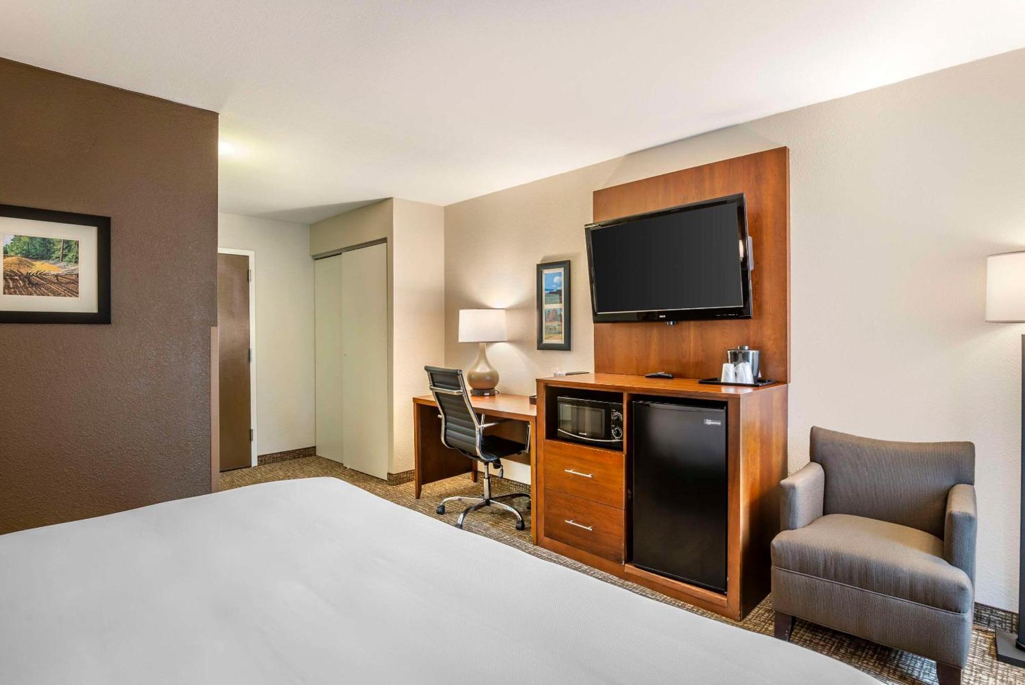 Comfort Inn Petersburg Near Fort Gregg-Adams Esterno foto