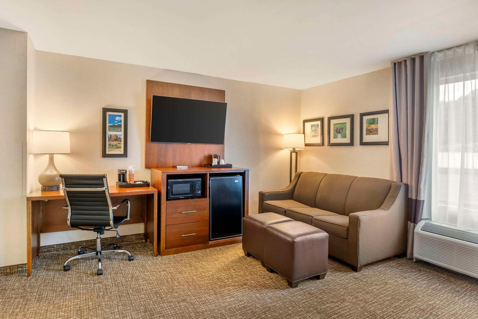 Comfort Inn Petersburg Near Fort Gregg-Adams Esterno foto