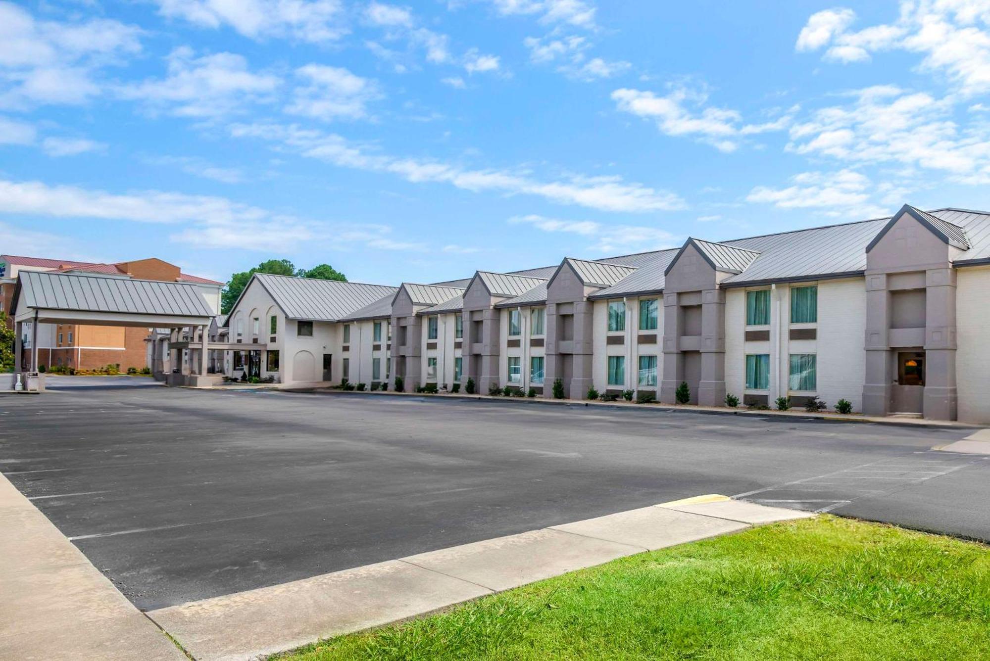 Comfort Inn Petersburg Near Fort Gregg-Adams Esterno foto