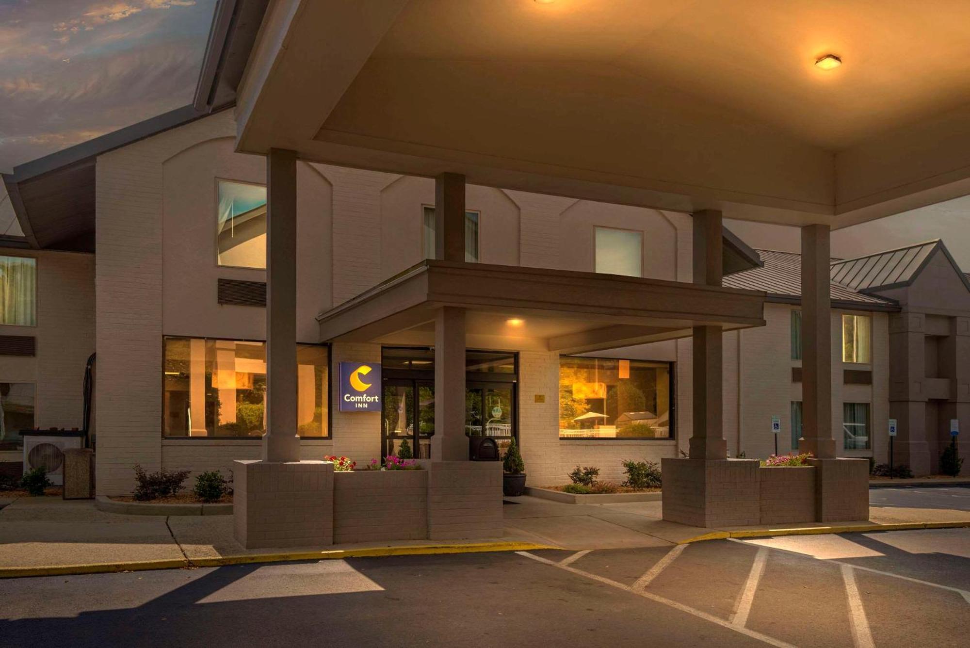 Comfort Inn Petersburg Near Fort Gregg-Adams Esterno foto