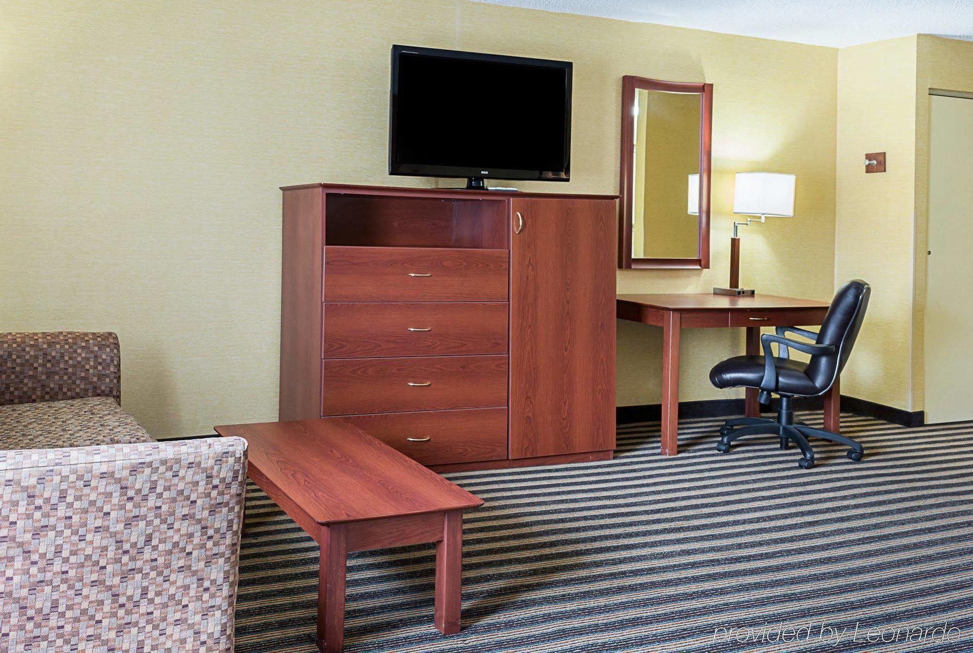 Comfort Inn Petersburg Near Fort Gregg-Adams Esterno foto