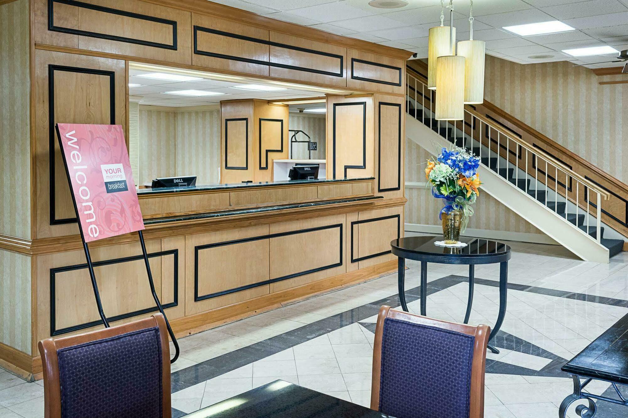 Comfort Inn Petersburg Near Fort Gregg-Adams Esterno foto