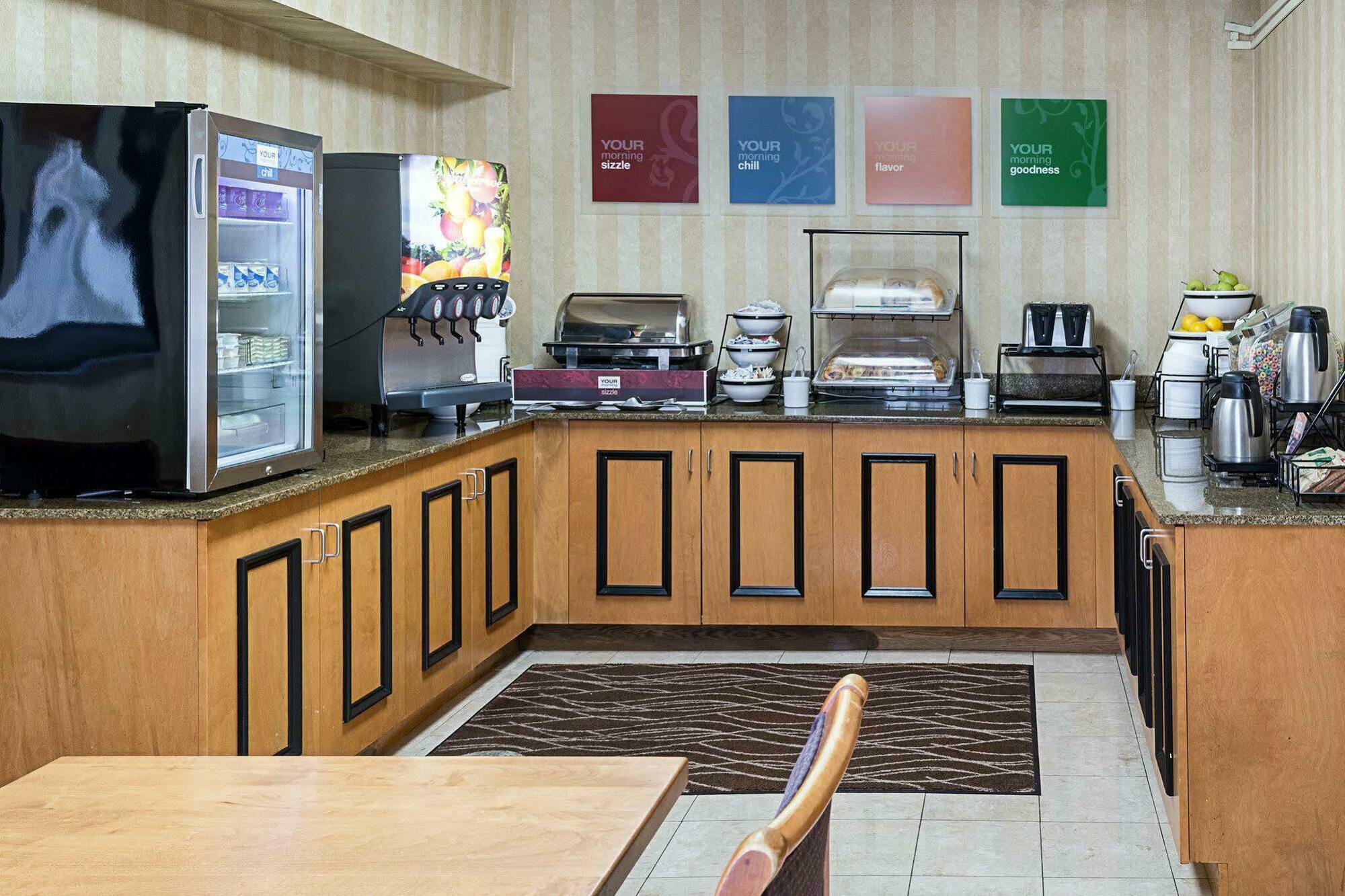 Comfort Inn Petersburg Near Fort Gregg-Adams Esterno foto