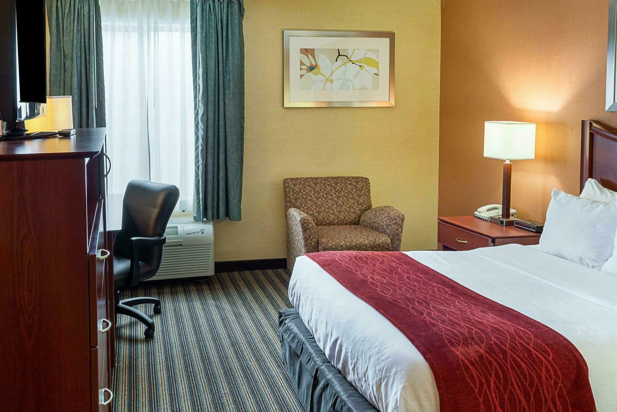 Comfort Inn Petersburg Near Fort Gregg-Adams Esterno foto