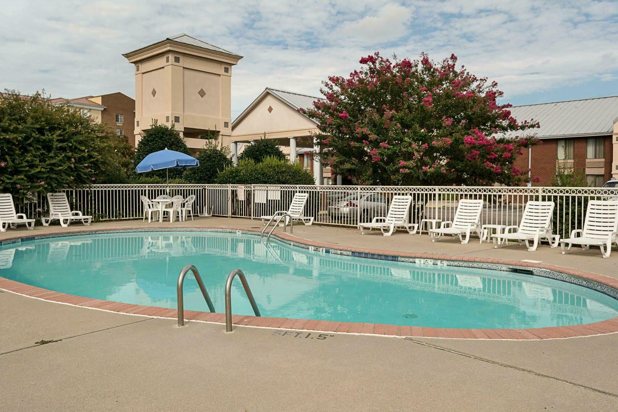 Comfort Inn Petersburg Near Fort Gregg-Adams Esterno foto