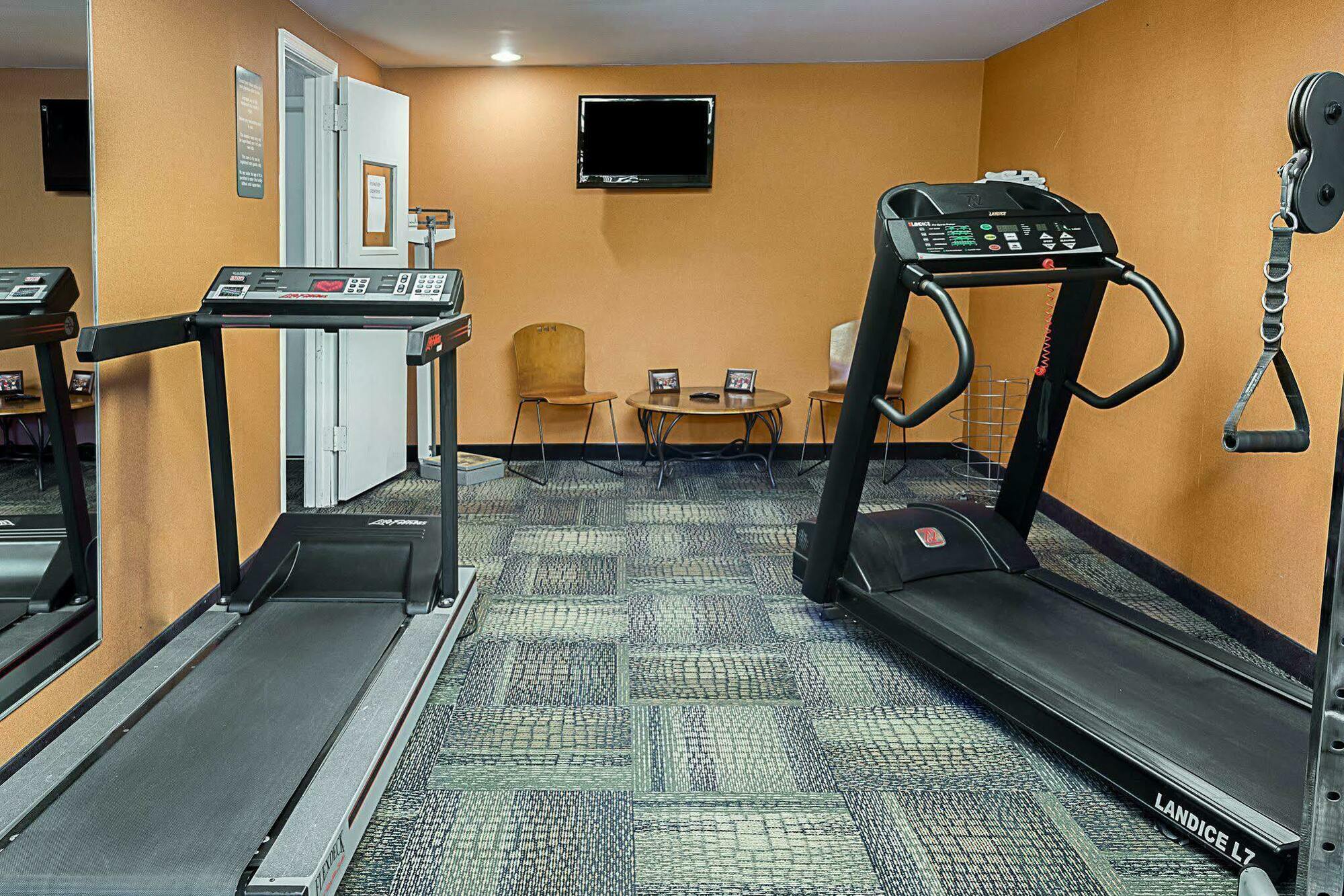 Comfort Inn Petersburg Near Fort Gregg-Adams Esterno foto
